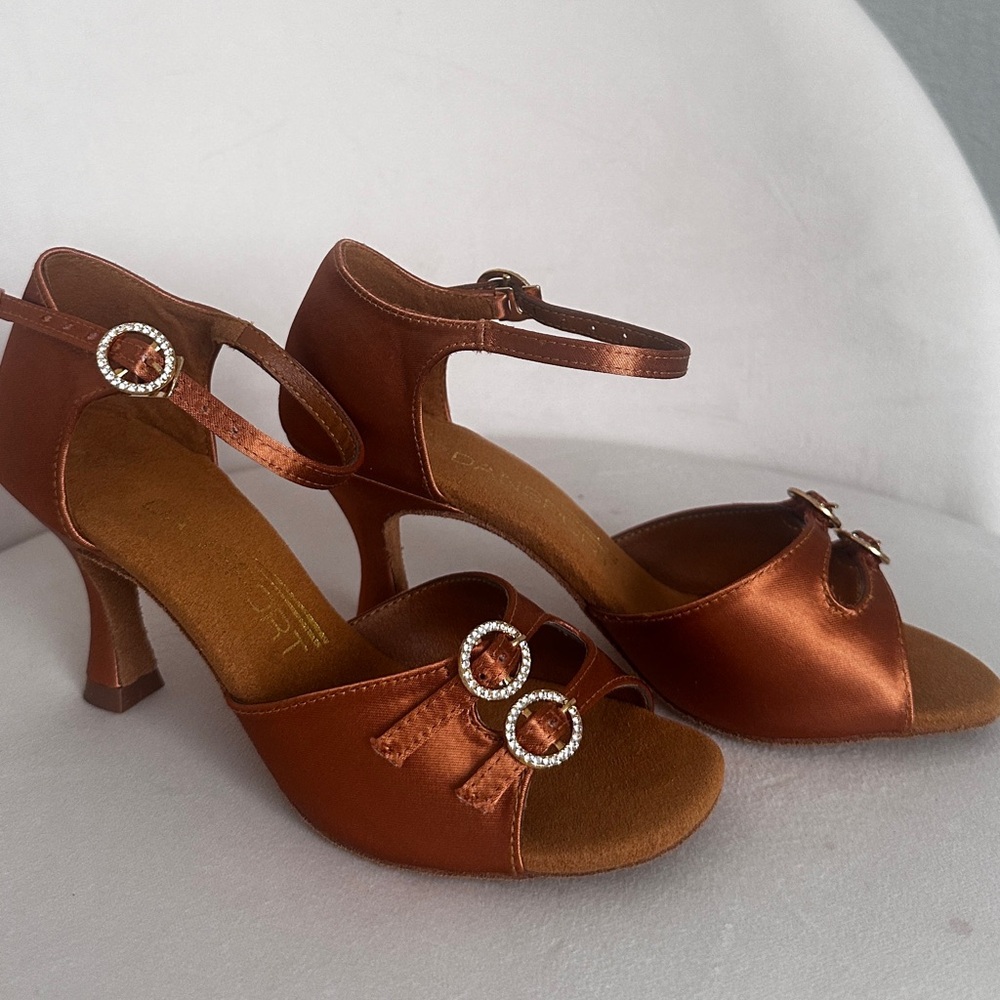 Ballroom Latin shoes for ladies! UK 3.